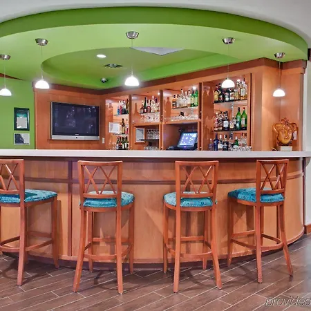 Best Western Premier Toronto Airport Carlingview Hotel 